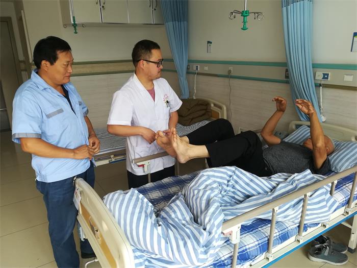 突发疾病使人愁，精心护理助康复 ——亚星yaxing221及时抢...